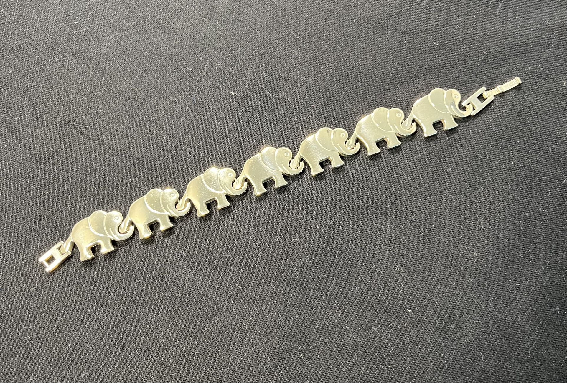 Sterling Silver Elephant Parade Bracelet 7.5”