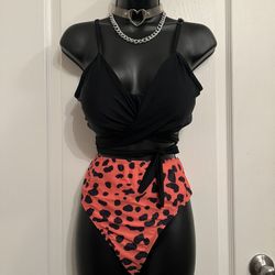 NWOT- 2 Piece Set Top And Bottoms Size large ! ( Rave Outfit/rave Wear/costume/escape )