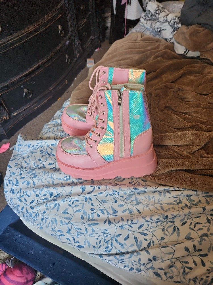 Boots Size 8