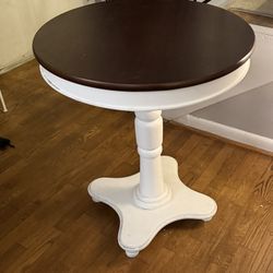 Round Pedestal Table with Stained Top Creamy White 