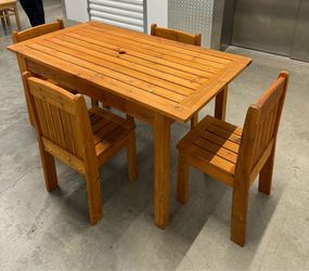 Nontoxic Montessori wooden outdoor table with chairs for kids 3 to 6 years old.