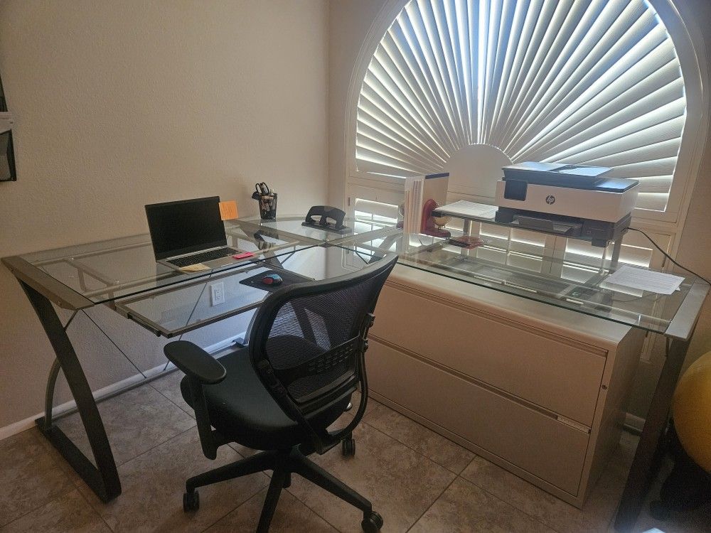 Handsome Corner Glass Office Desk