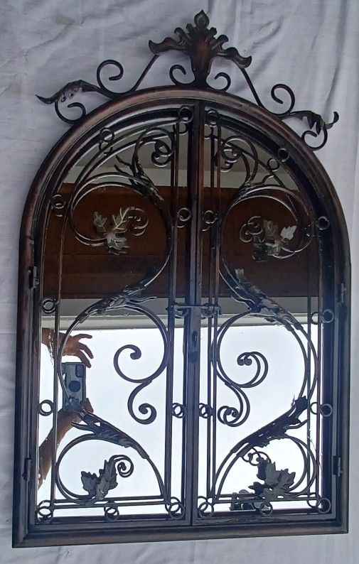 Wrought Iron Arched Garden Gate Mirror Black