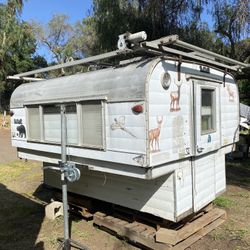 VINTAGE 8ft ALASKAN CAMPER for Sale in Lemon Grove CA