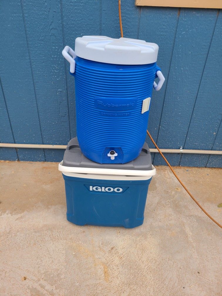5gal.Rubermaid, Igloo Ice Ch., Very Good Cond.