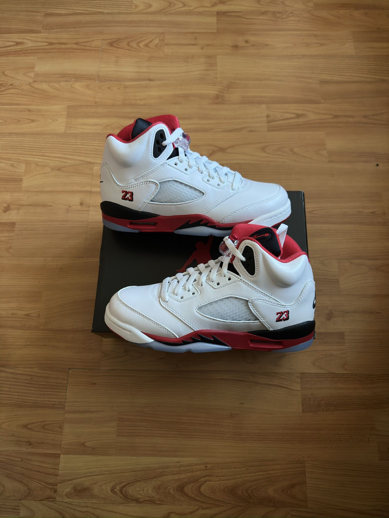 Jordan 5 Fire Red Black Tongue 2025 Sizes 5.5y, 6y, 6.5y