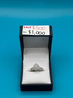 14k Diamond Halo Cluster Ring