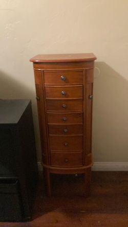 Jewelry cabinet