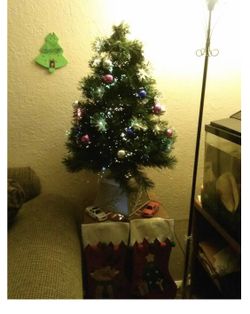 3 Feet Christmas Tess With Silver Stand