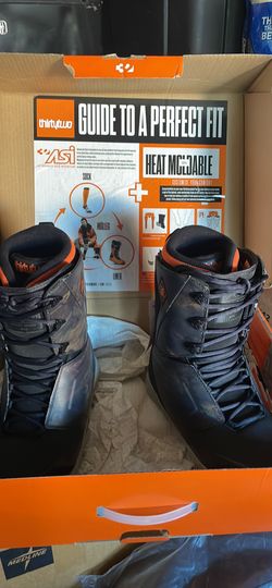 SNOW BOOTS  SIZE 12 