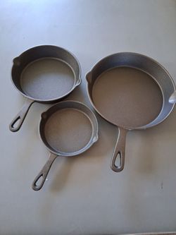 Set of 3 Cast Iron Skillets