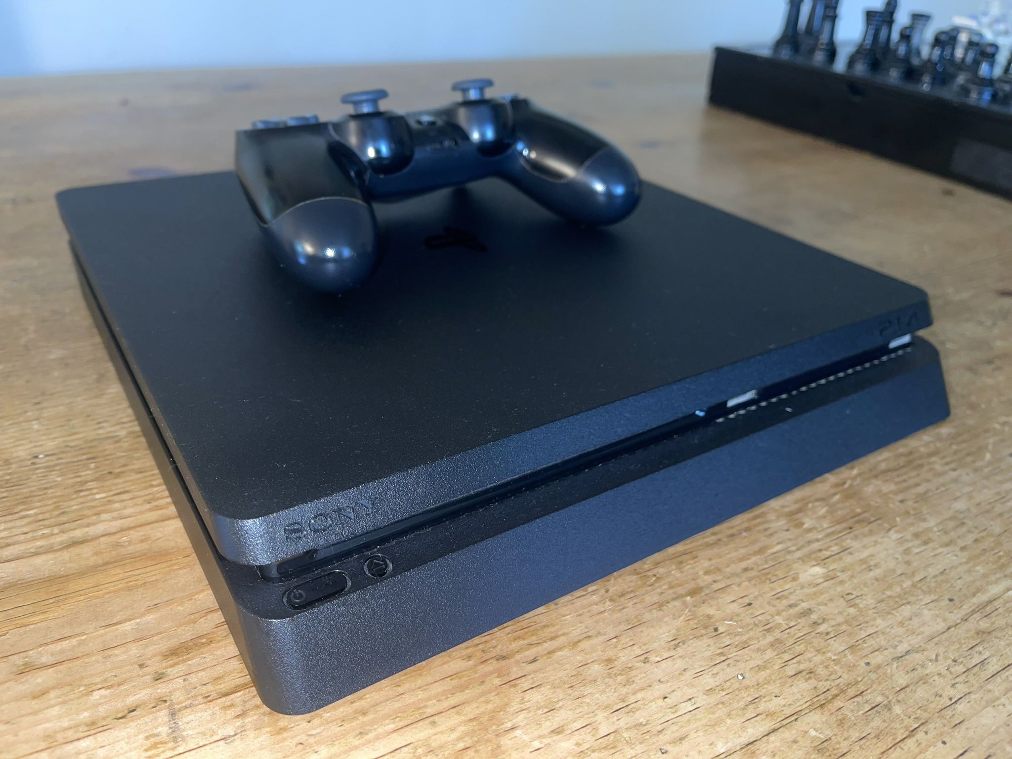 PS4 Slim 2TB