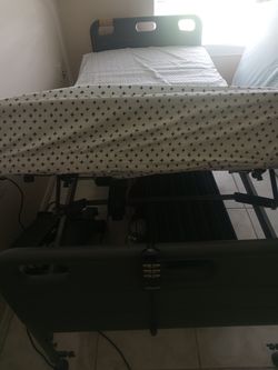 Drive medical adjustable bed
