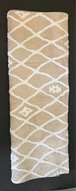 5’ x 7’ Washable Area Rug. New.