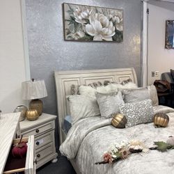 Queen Bedroom Set