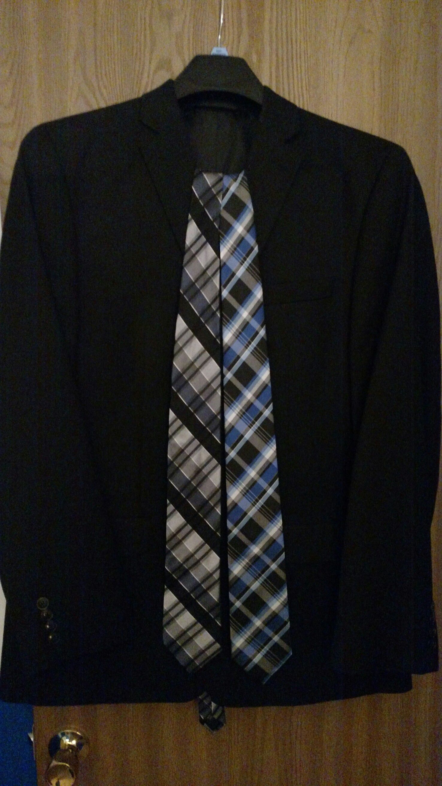 Van Heusen Boys 44L 2 piece black suit w/ black and blue ties and reversible belt