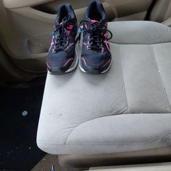 Oasis Size9 Sneakers