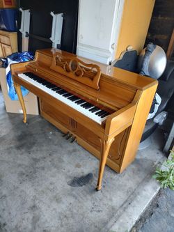 1964 Wurlitzer Piano