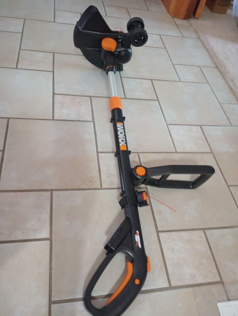 WORX 20V Trimmer/Edger with Accessories 