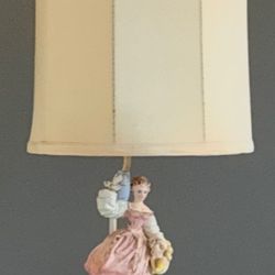 Vintage figurine table lamp