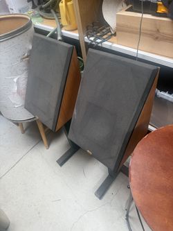 Vintage Spica TC-50 Audiophile Speakers w/ Stands – Great Sound  Price  $375 for the pair  Description  Selling a pair of vintage Spica TC-50 speakers