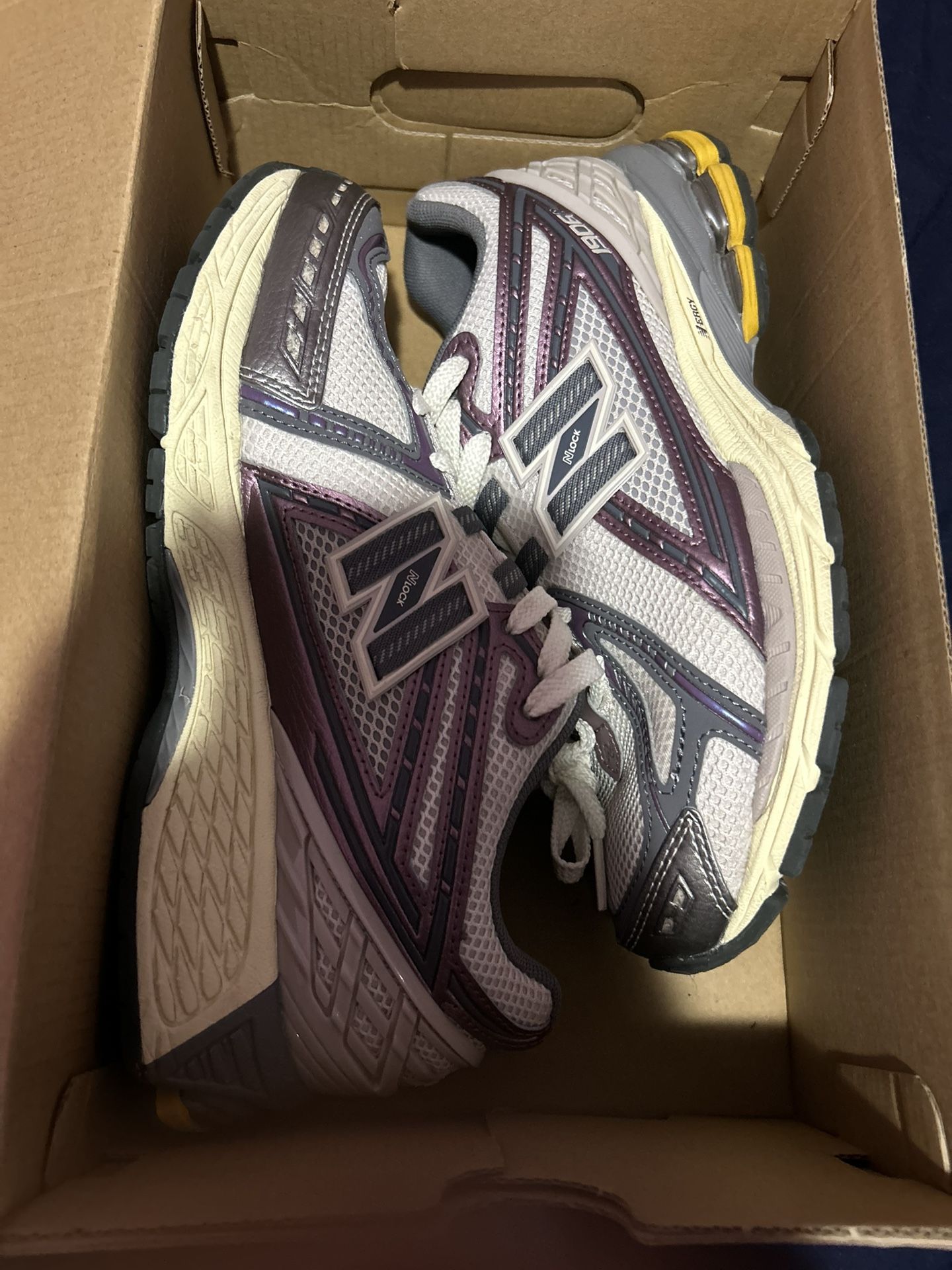 1906r New Balance