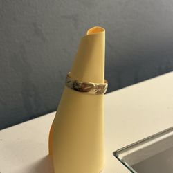 10kt golden ring 
