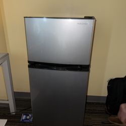 Insignia Mini Fridge And Cuisinart Microwave 