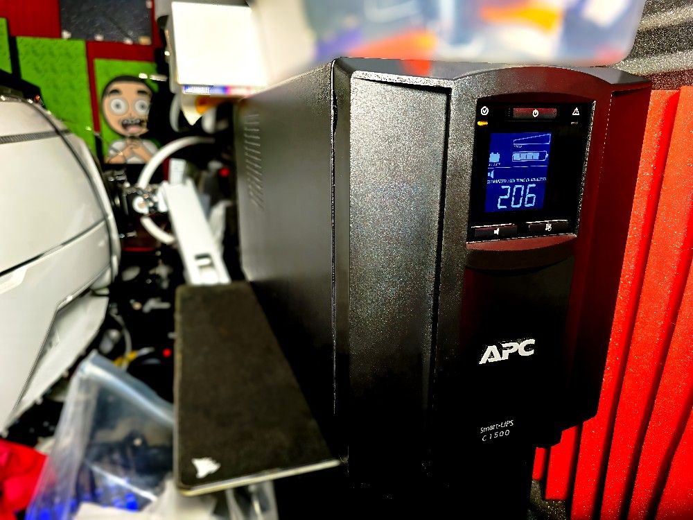 APC Smart-UPS C1500 Uninterruptible Power Supply SMC1500