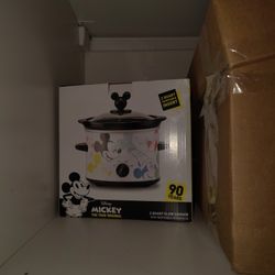 Disney Crock Pot New!!!