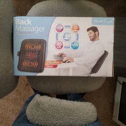 BACK MASSAGER WITH SOOTHING HEAT 