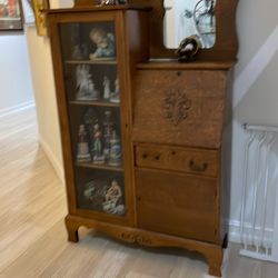 Curio cabinet