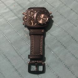 dual-time quartz wristwatch