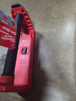 Milwaukee Roll Holder