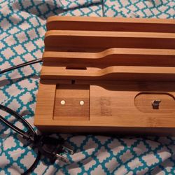 Charging station for apple products or Android