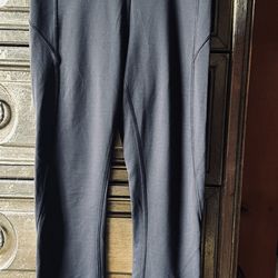 Lululemon women’s leggings size 4