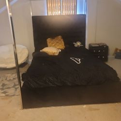 Size Chrome Canopy Bed Frame – Modern & Bold