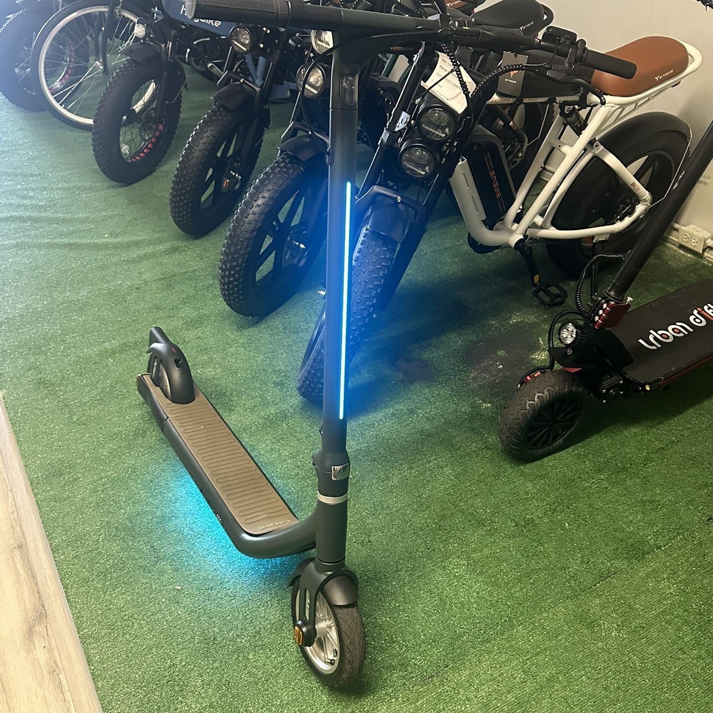 Atomi Alpha Electric Scooter Adults, 650W Motor Electric Scooter 