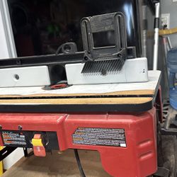 Router Table With DeWalt Base