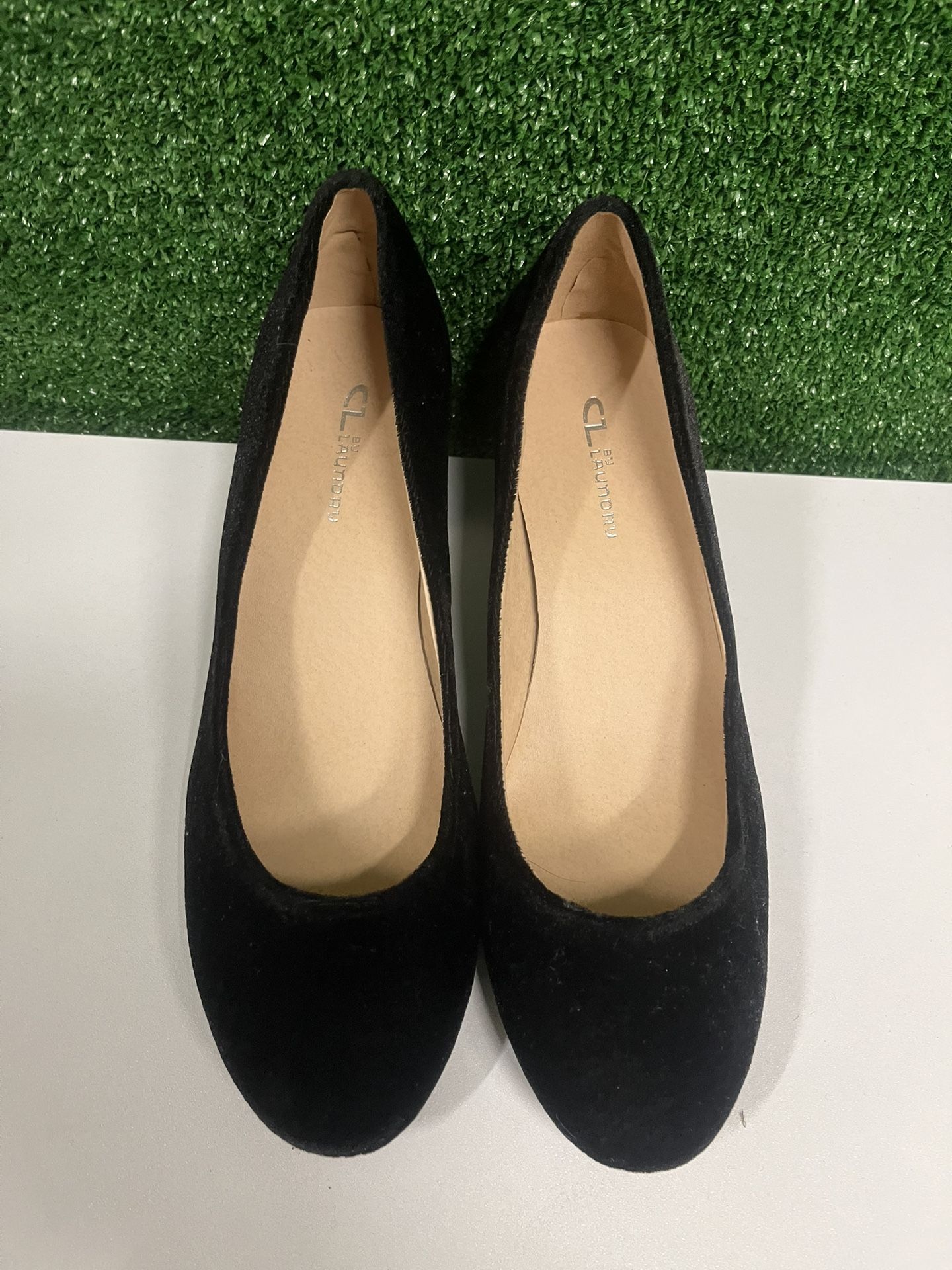 CL by Laundry Black Velvet Short Block Heels Size 9