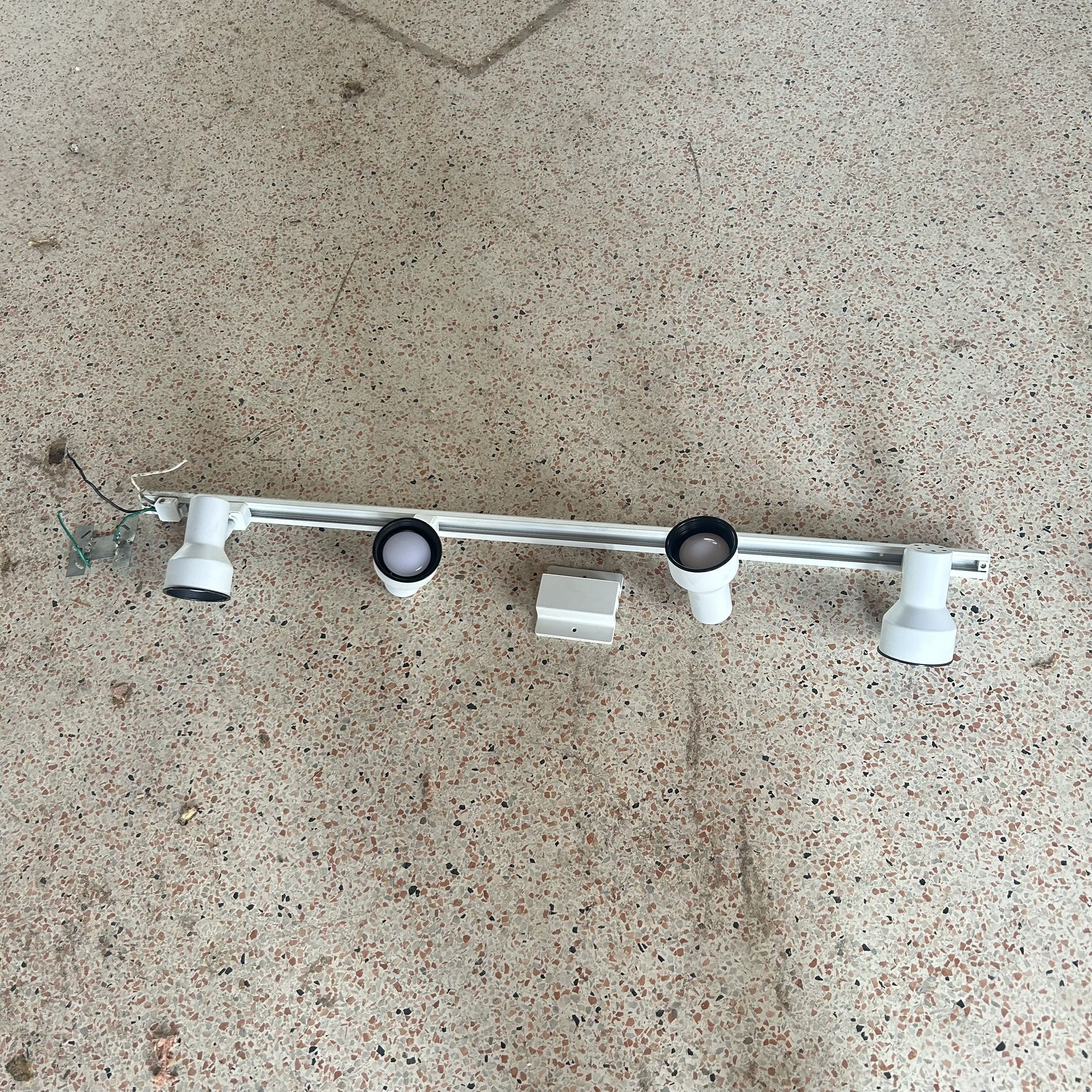 track Light In Good Working Condition