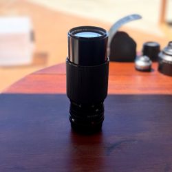 Canon FD 70-210mm f/4 Zoom Lens