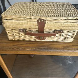 Outdoor Picnic Basket 
