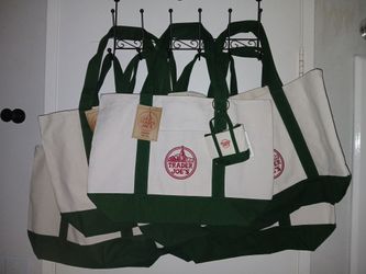 Trader Joe's Large  Halladay Green Tote