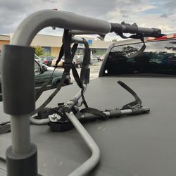 bike holder in good condition for three bikes