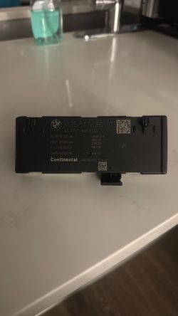 BMW OEM trunk/tailgate lift control module.