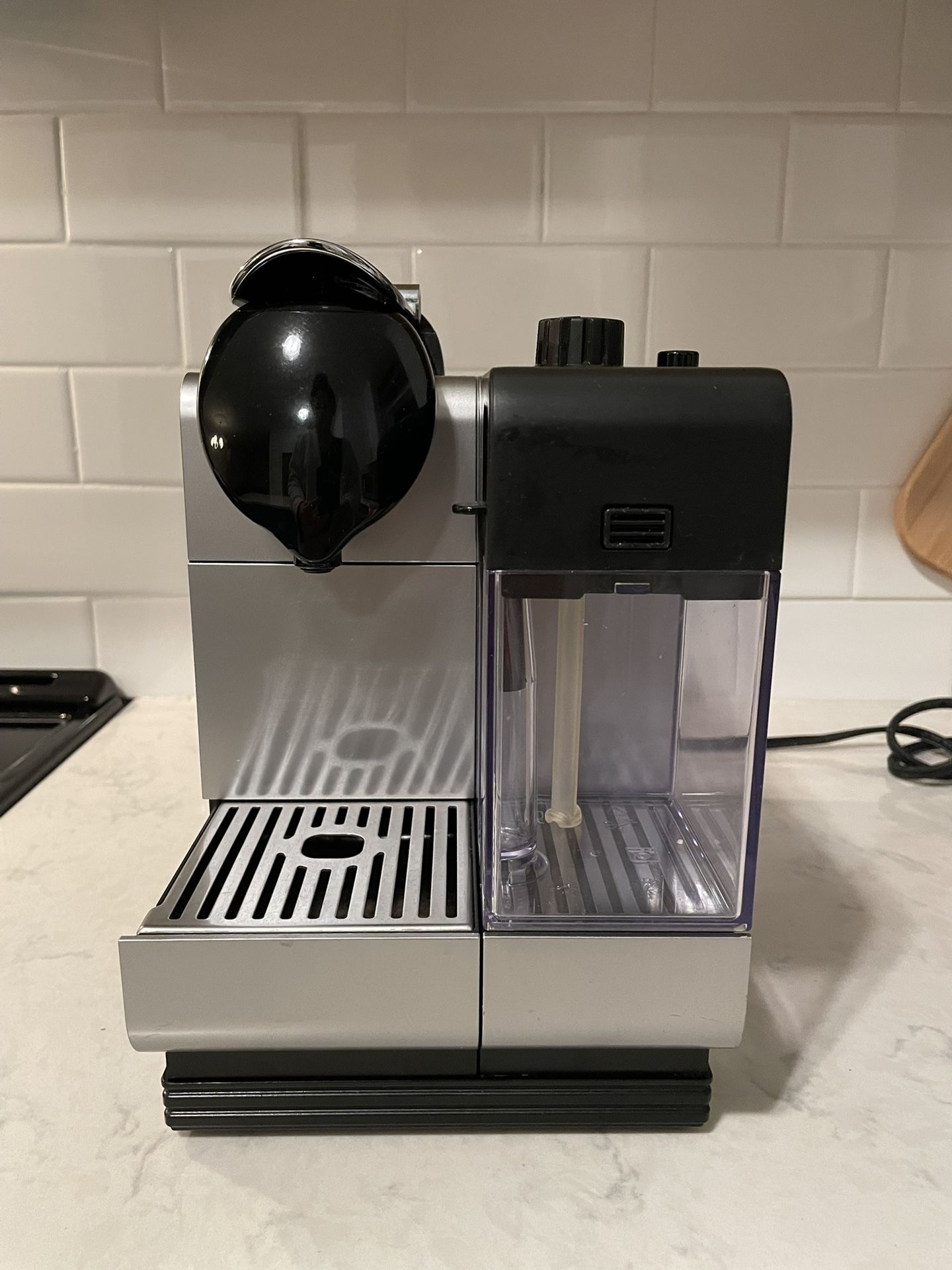 Latissima Nespresso Machine