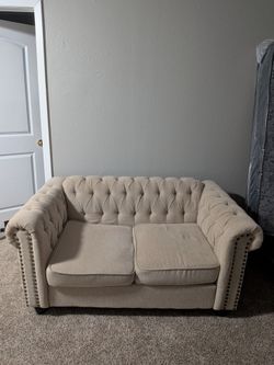 $200 (Tufted Fabric Couch) Furniture of America Beige Chesterfield Loveseat