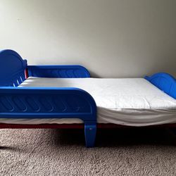 Toddler Bed With Matters 