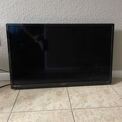 32” Roku Magnavox TV 